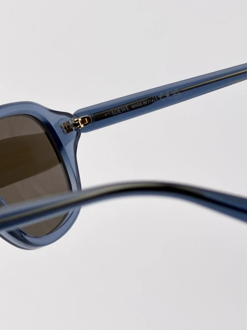 LOEWE LW40163I 84E BLUE ROUND SUNGLASSES